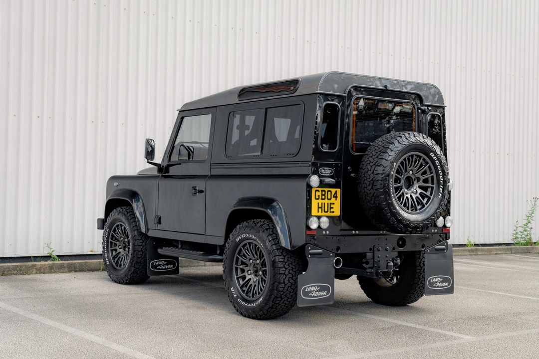 2015 Land Rover Defender 90 - Image 7 of 31