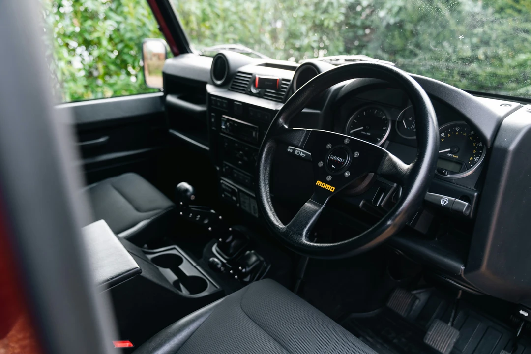 2015 Land Rover Defender 90 - Image 4 of 21