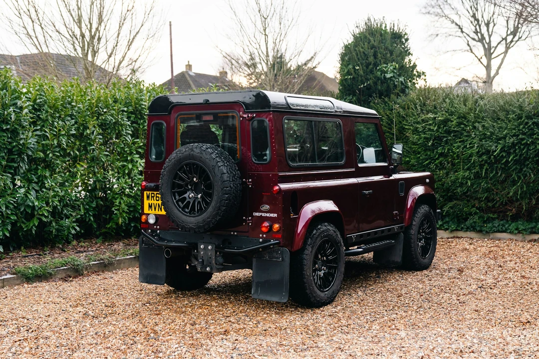 2015 Land Rover Defender 90 - Image 15 of 21