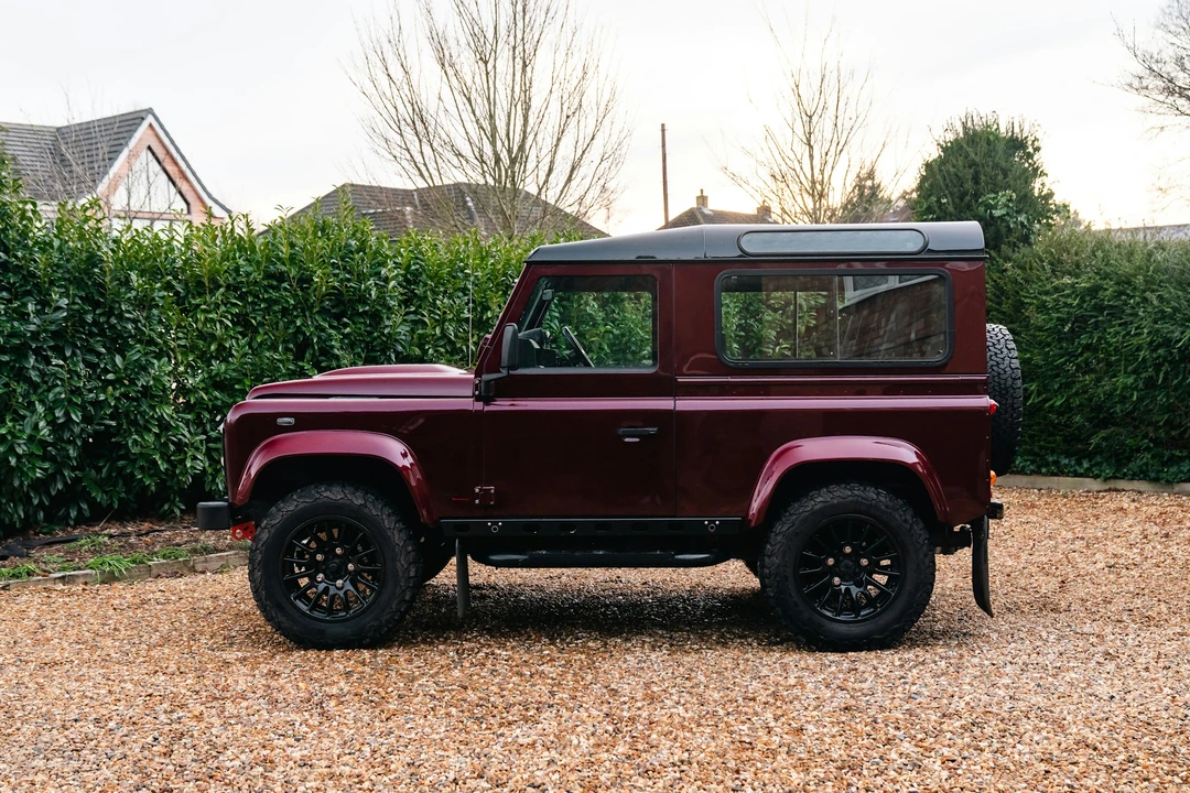 2015 Land Rover Defender 90 - Image 12 of 21