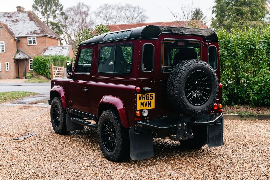 2015 Land Rover Defender 90 - Image 13 of 21