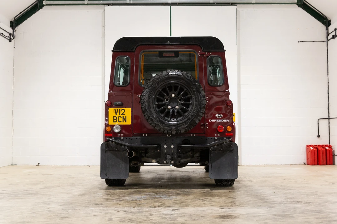 2015 Land Rover Defender 90 - Image 6 of 31