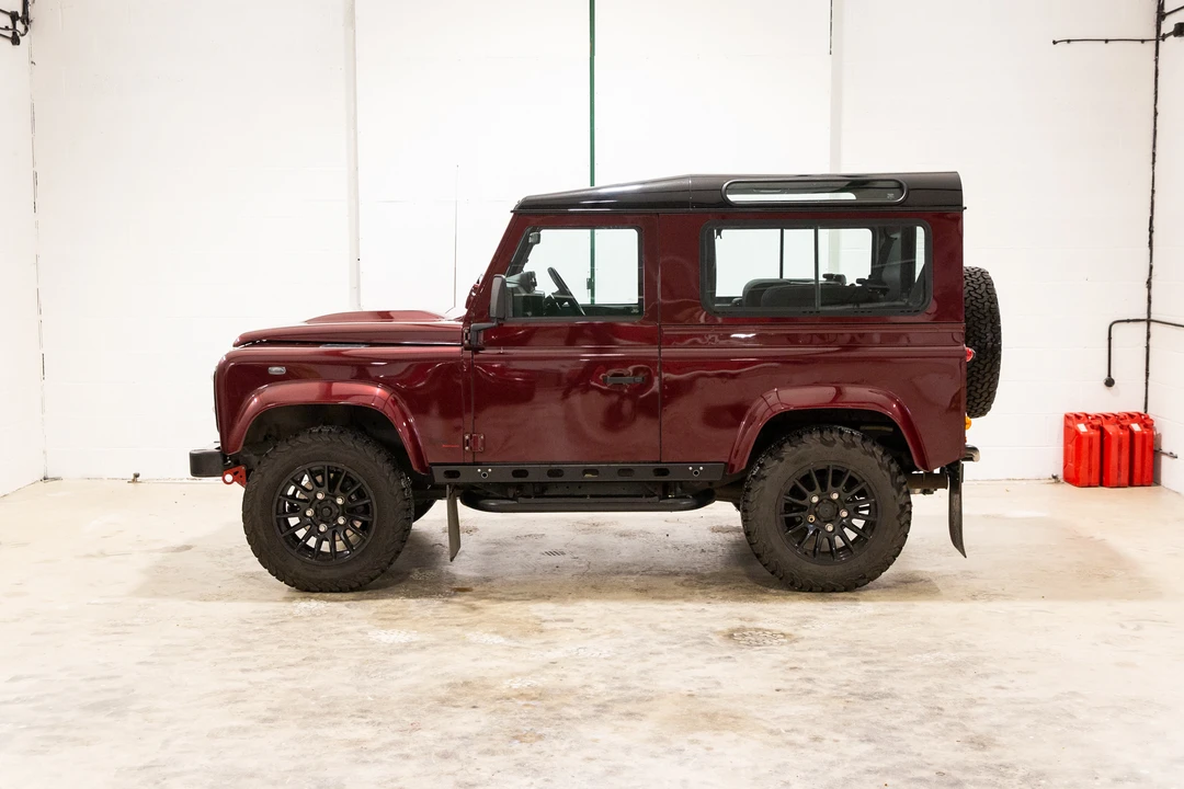 2015 Land Rover Defender 90 - Image 8 of 31