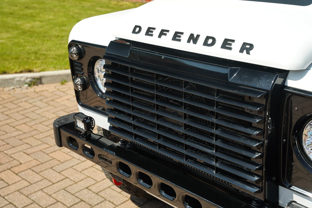 2015 Land Rover Defender 90 - Image 12 of 31