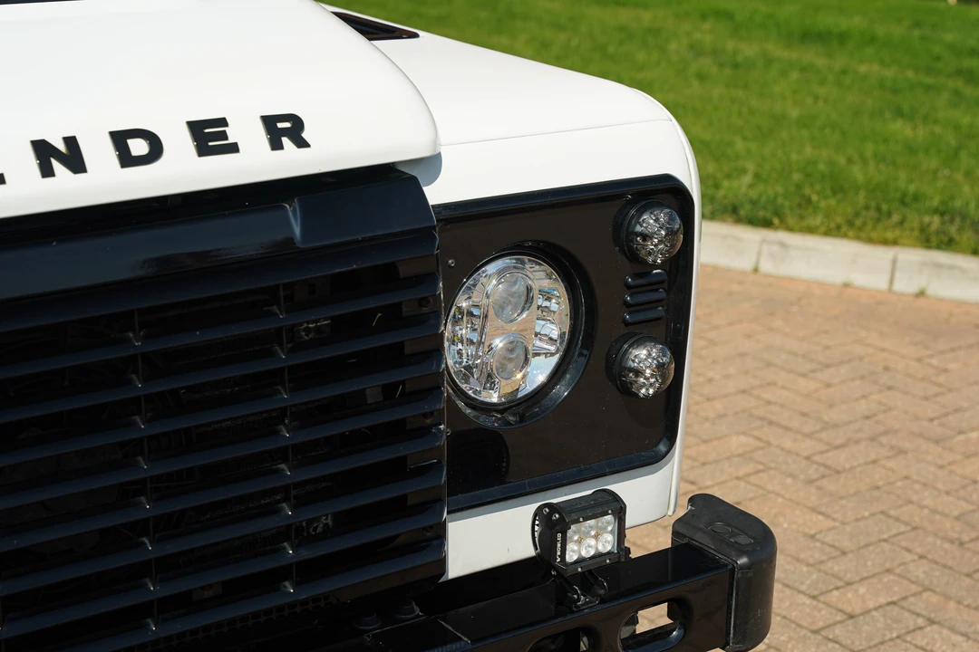 2015 Land Rover Defender 90 - Image 27 of 31