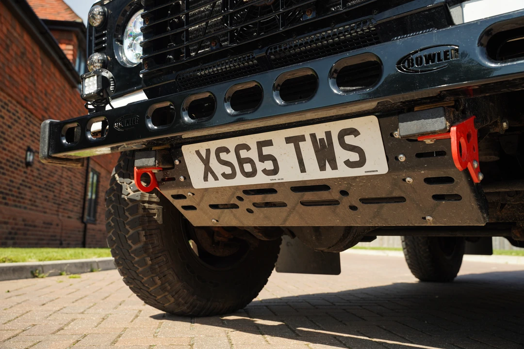 2015 Land Rover Defender 90 - Image 16 of 31