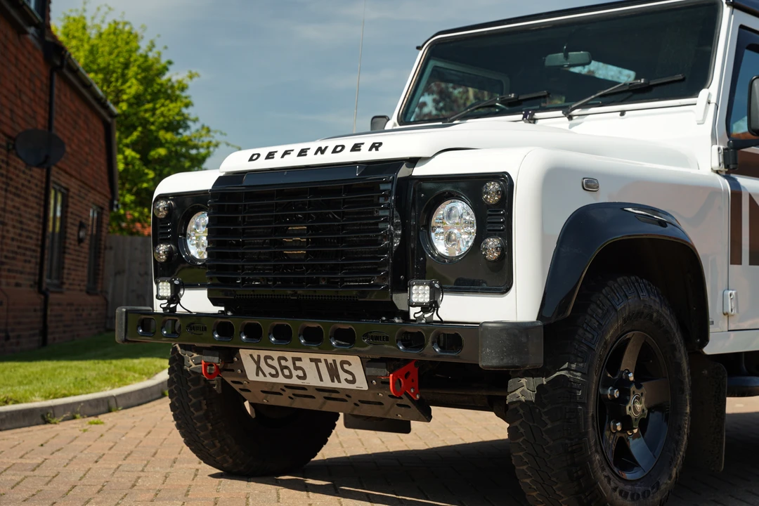 2015 Land Rover Defender 90 - Image 11 of 31