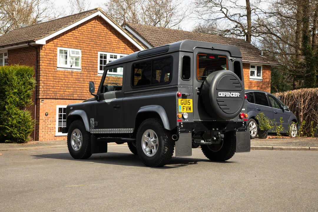 2015 Land Rover Defender 90 - Image 7 of 26