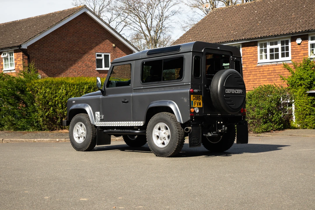 2015 Land Rover Defender 90 - Image 14 of 26