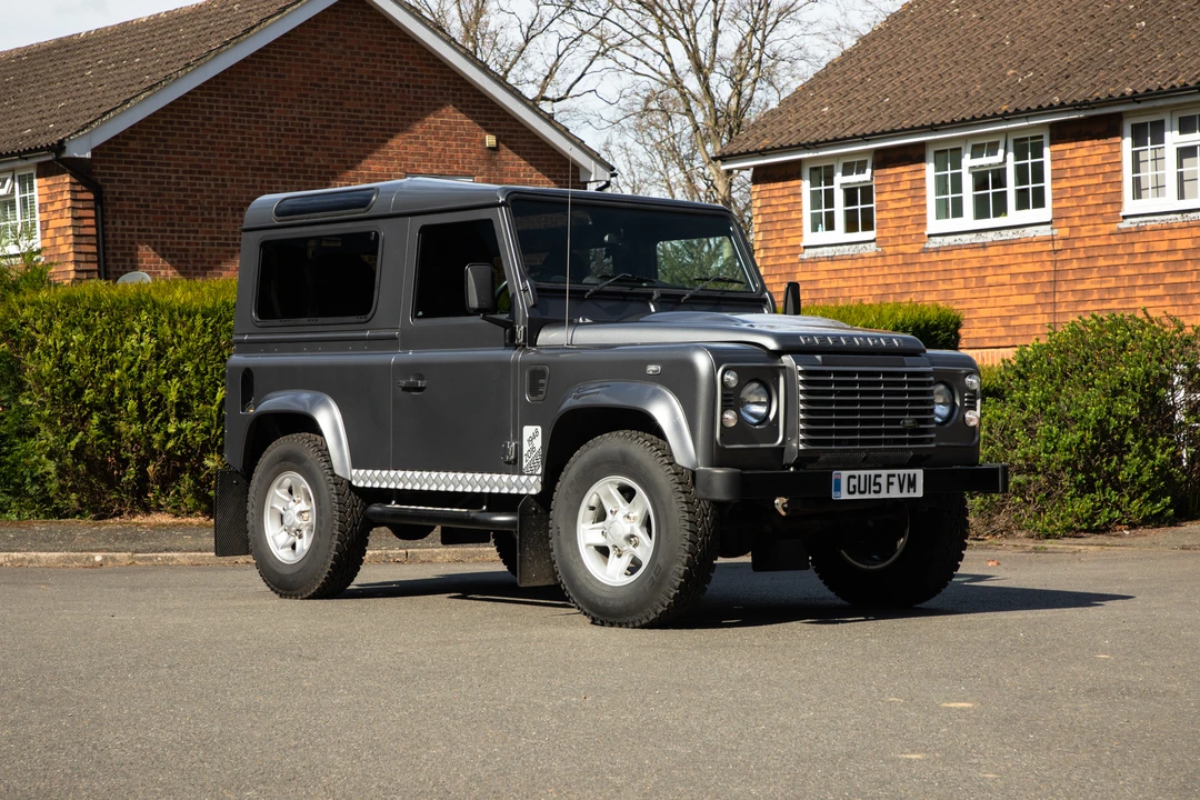 2015 Land Rover Defender 90 - Image 19 of 26