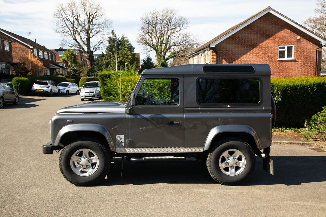 2015 Land Rover Defender 90 - Image 23 of 26
