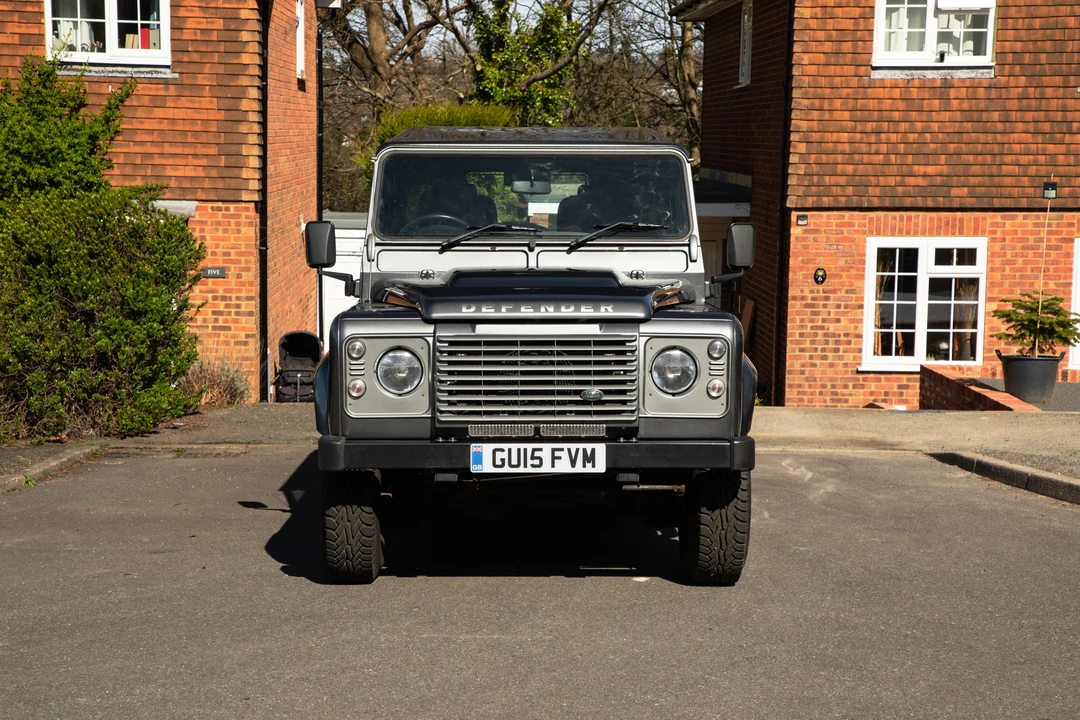 2015 Land Rover Defender 90 - Image 25 of 26