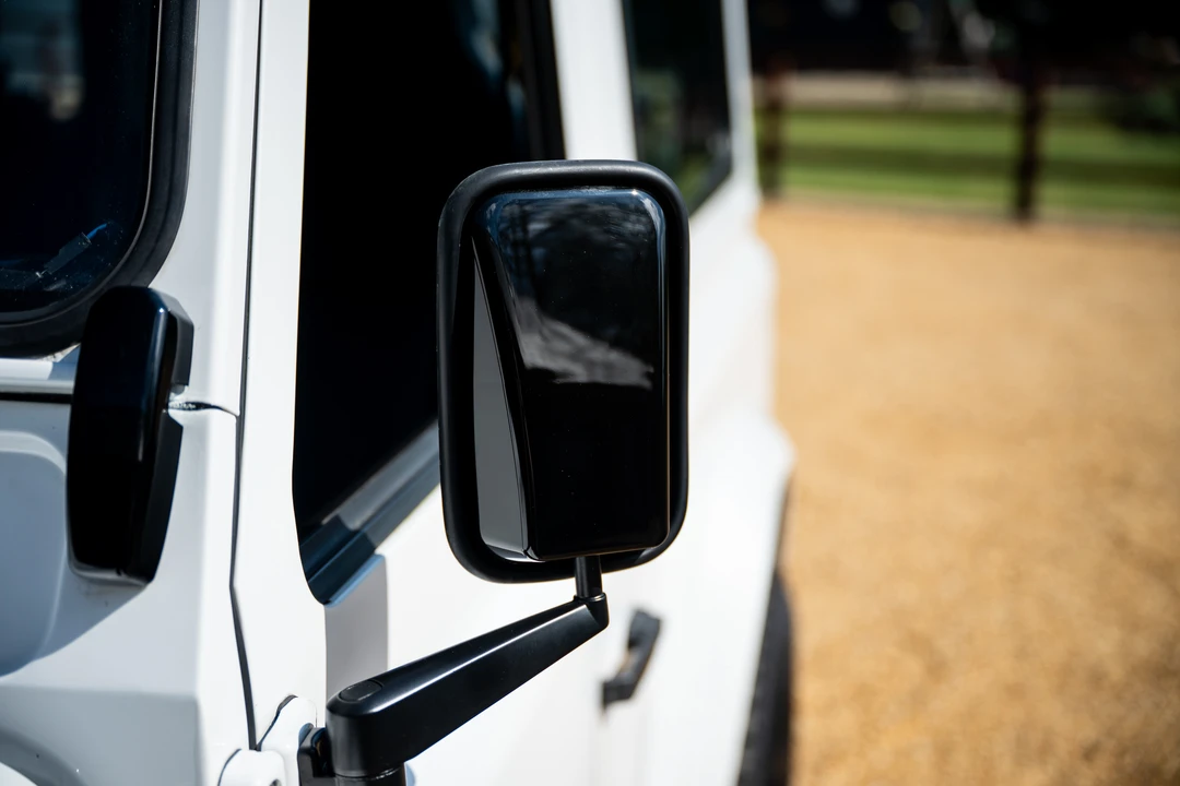 2015 Land Rover Defender 90 - Image 11 of 31