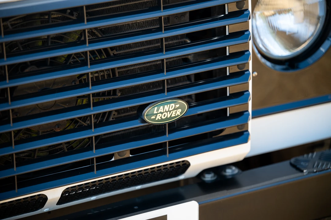2015 Land Rover Defender 90 - Image 15 of 31