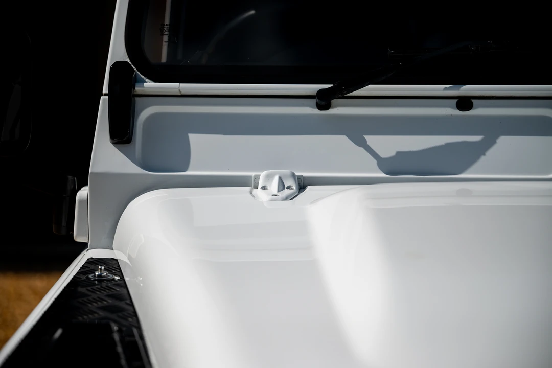 2015 Land Rover Defender 90 - Image 18 of 31