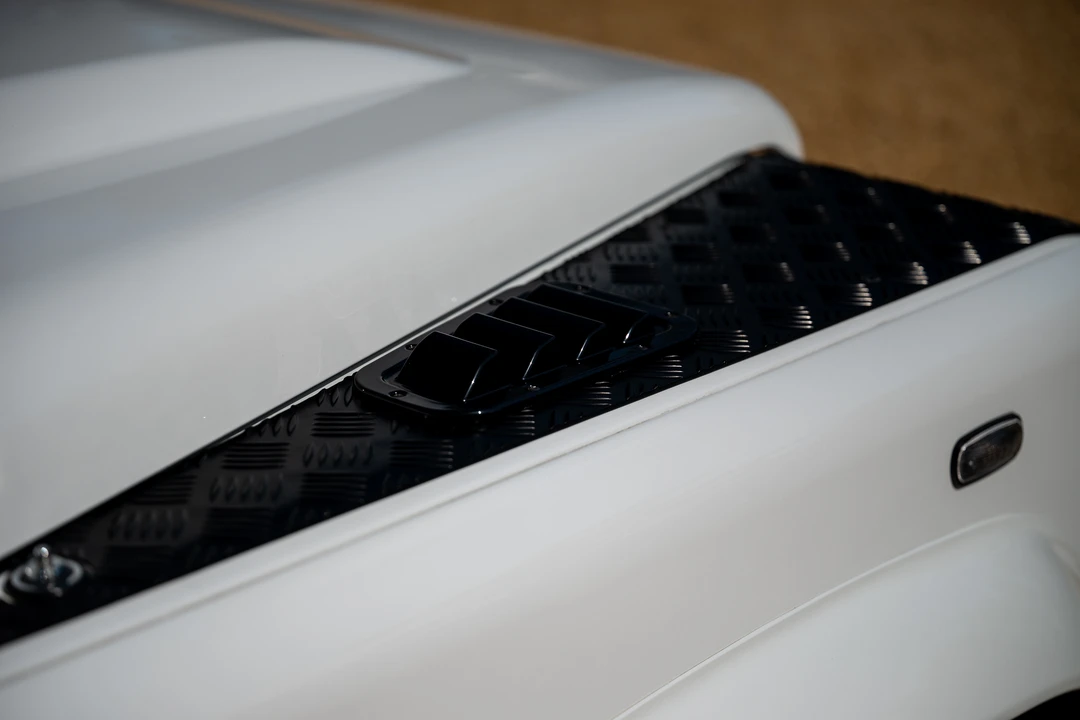 2015 Land Rover Defender 90 - Image 23 of 31