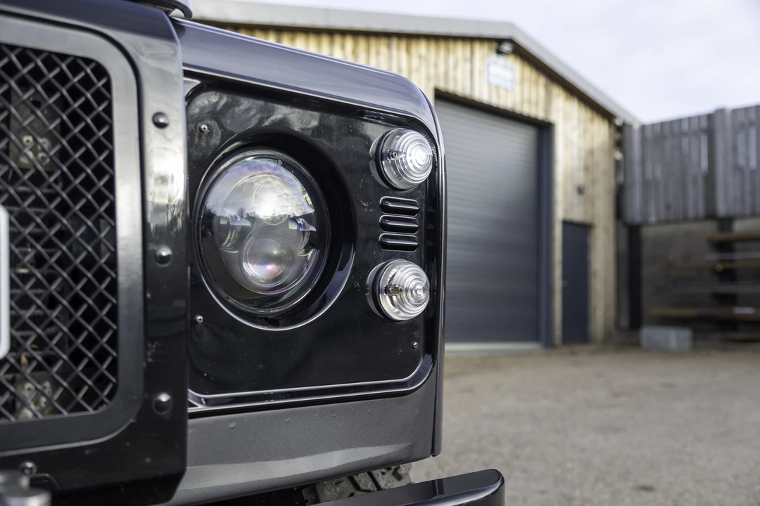 2015 Land Rover Defender 90 - Image 22 of 31