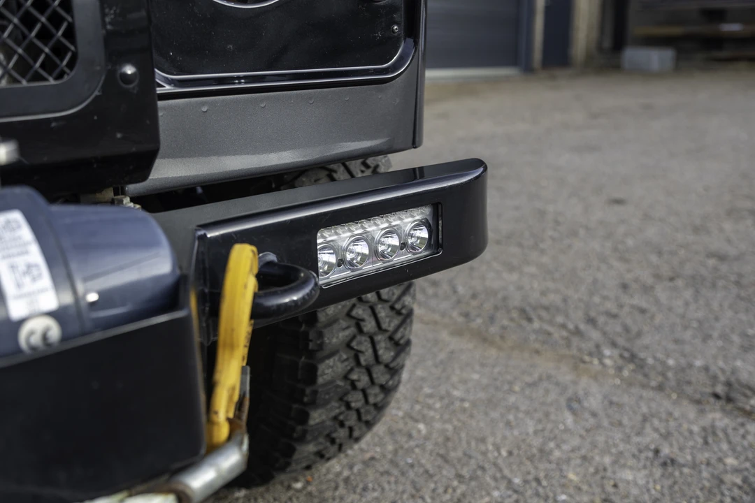 2015 Land Rover Defender 90 - Image 14 of 31