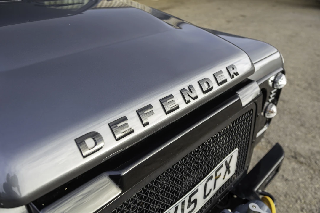2015 Land Rover Defender 90 - Image 16 of 31