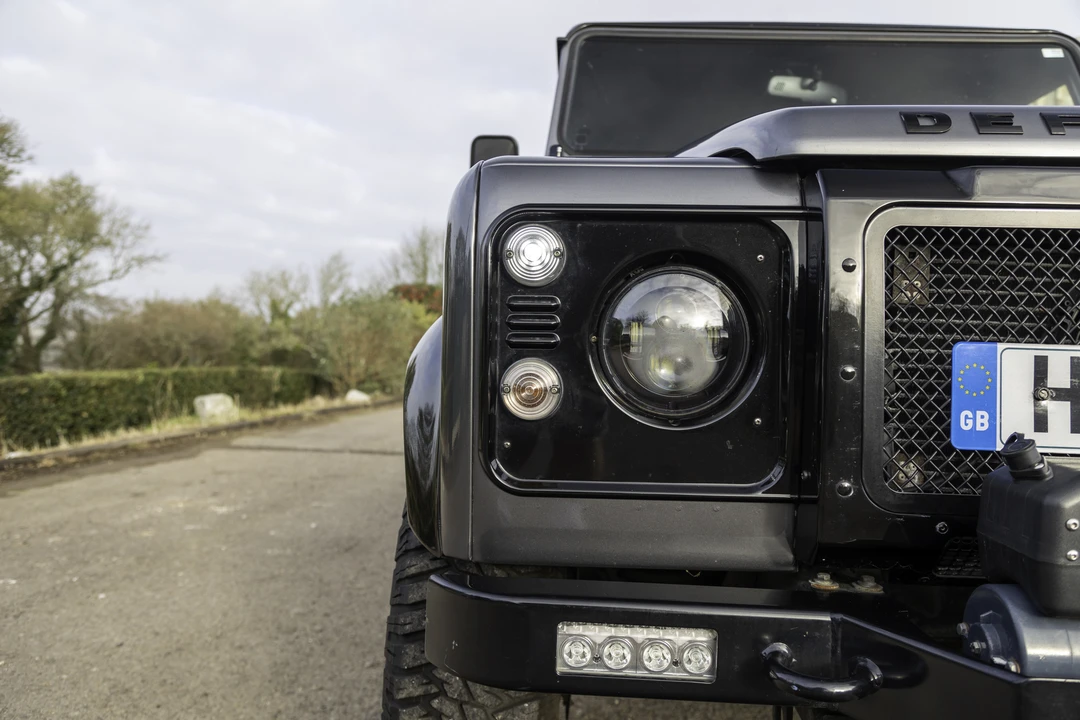 2015 Land Rover Defender 90 - Image 18 of 31