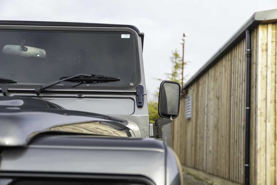 2015 Land Rover Defender 90 - Image 19 of 31