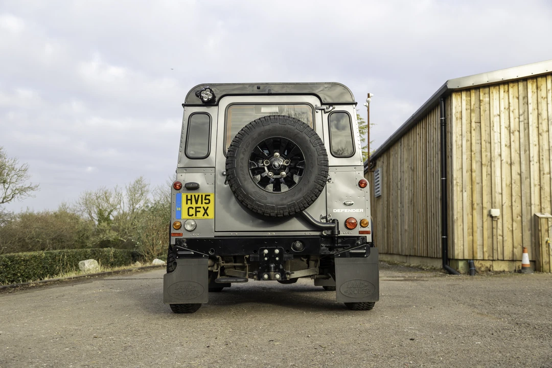2015 Land Rover Defender 90 - Image 7 of 31