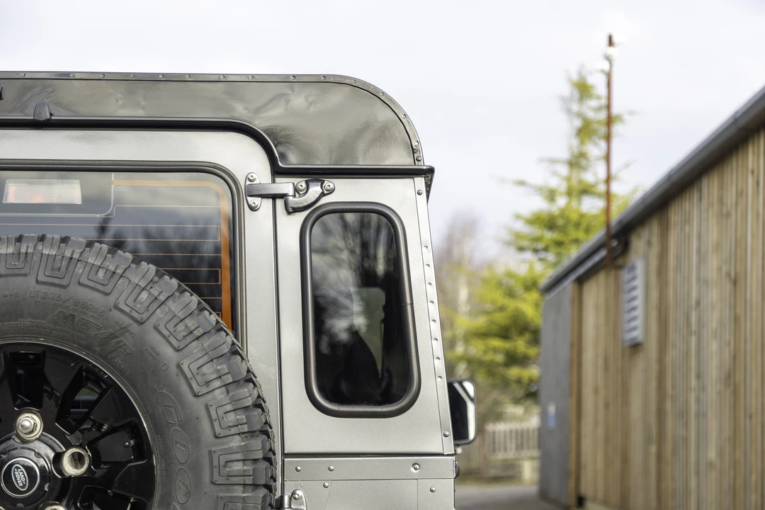 2015 Land Rover Defender 90 - Image 27 of 31