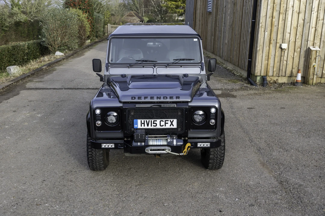 2015 Land Rover Defender 90 - Image 11 of 31