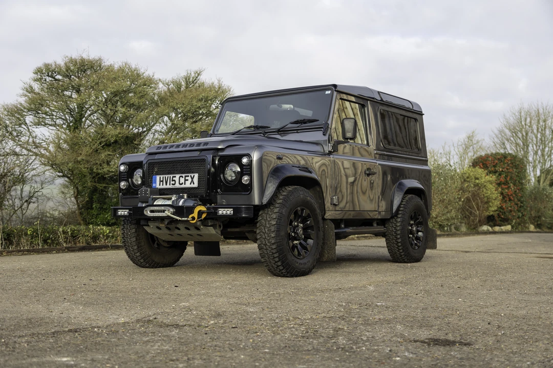 2015 Land Rover Defender 90 - Image 10 of 31