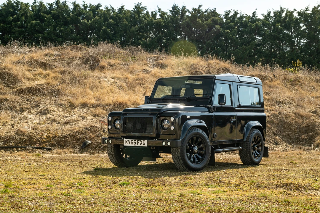 2015 Land Rover Defender 90 - Image 9 of 31