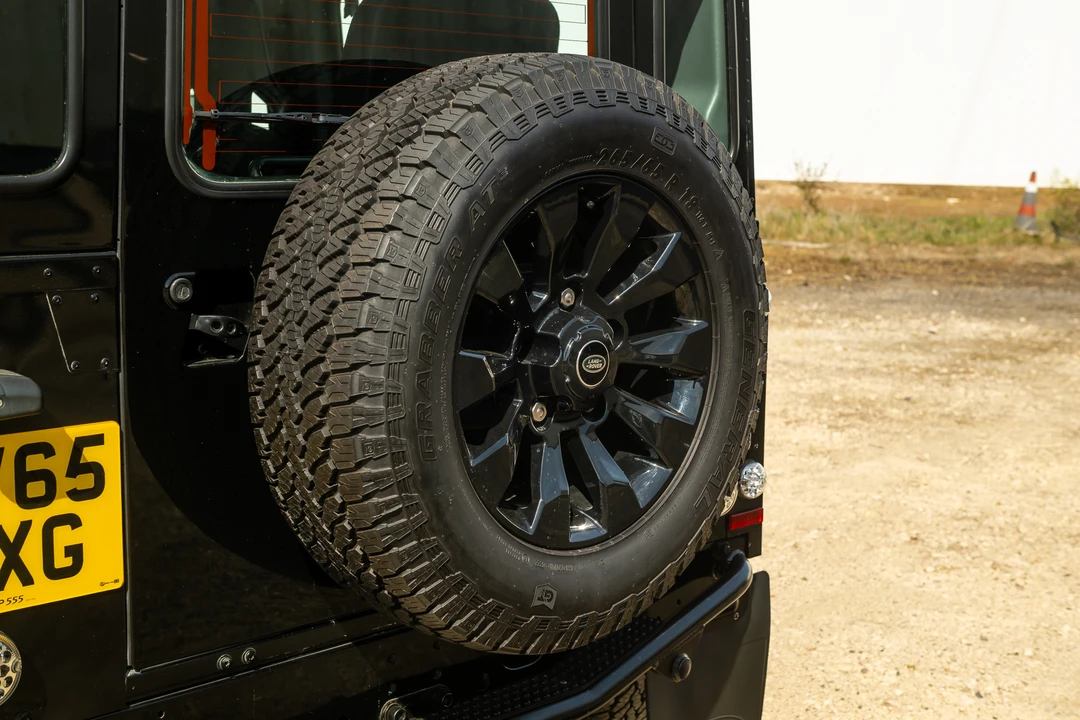 2015 Land Rover Defender 90 - Image 30 of 31