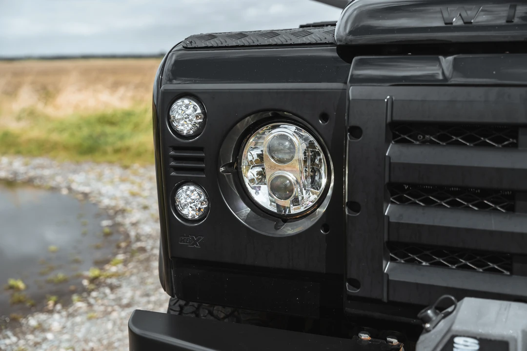 2015 Land Rover Defender 90 - Image 17 of 31