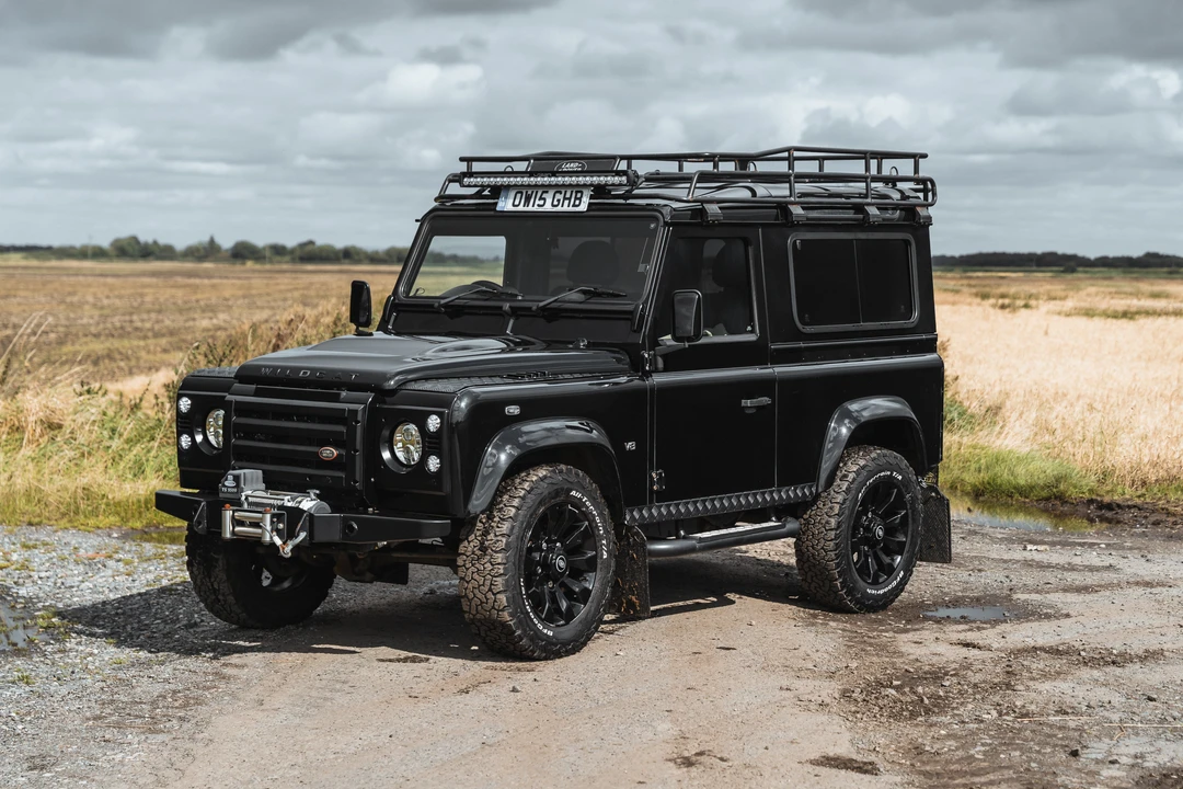 2015 Land Rover Defender 90 - Image 3 of 31