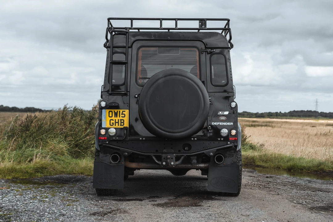 2015 Land Rover Defender 90 - Image 6 of 31