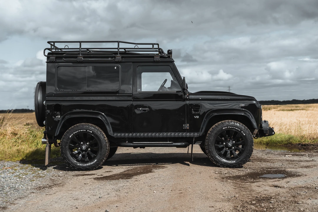 2015 Land Rover Defender 90 - Image 8 of 31