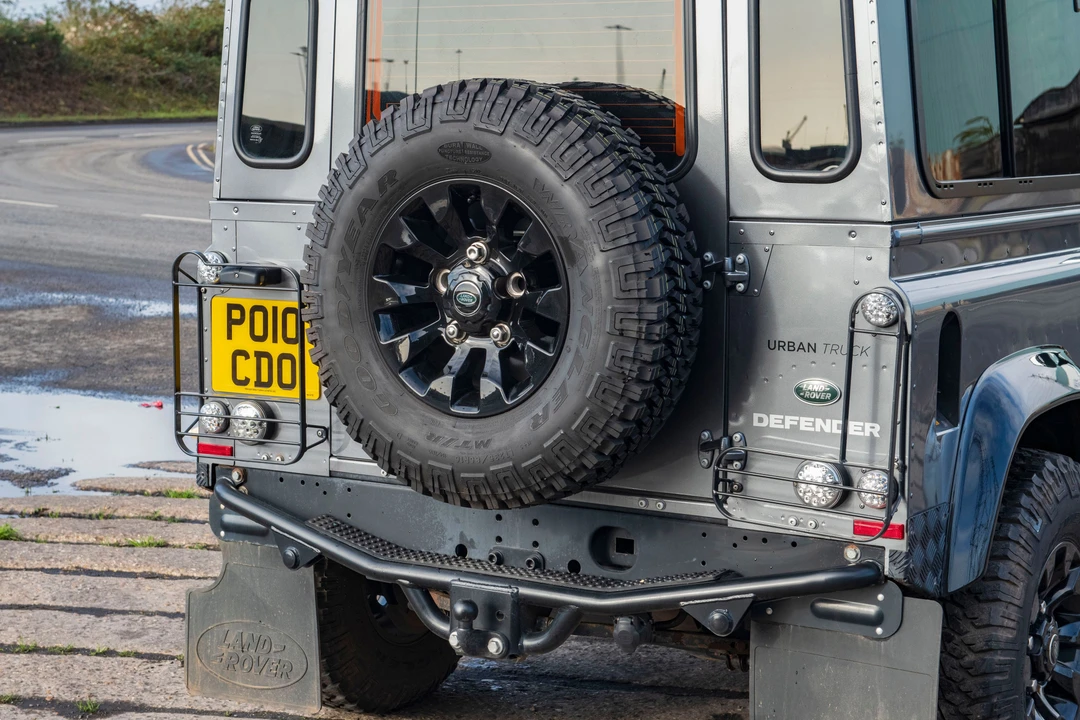 2015 Land Rover Defender 90 - Image 7 of 19