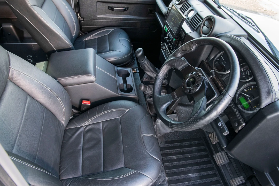 2015 Land Rover Defender 90 - Image 19 of 19