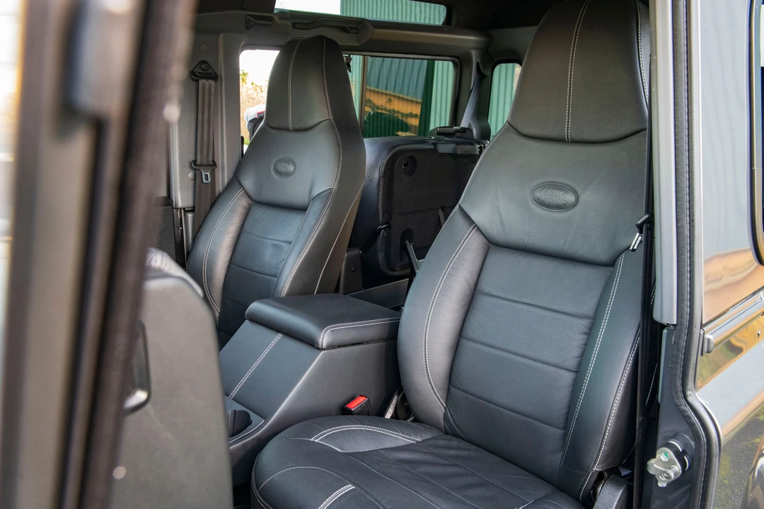 2015 Land Rover Defender 90 - Image 15 of 19