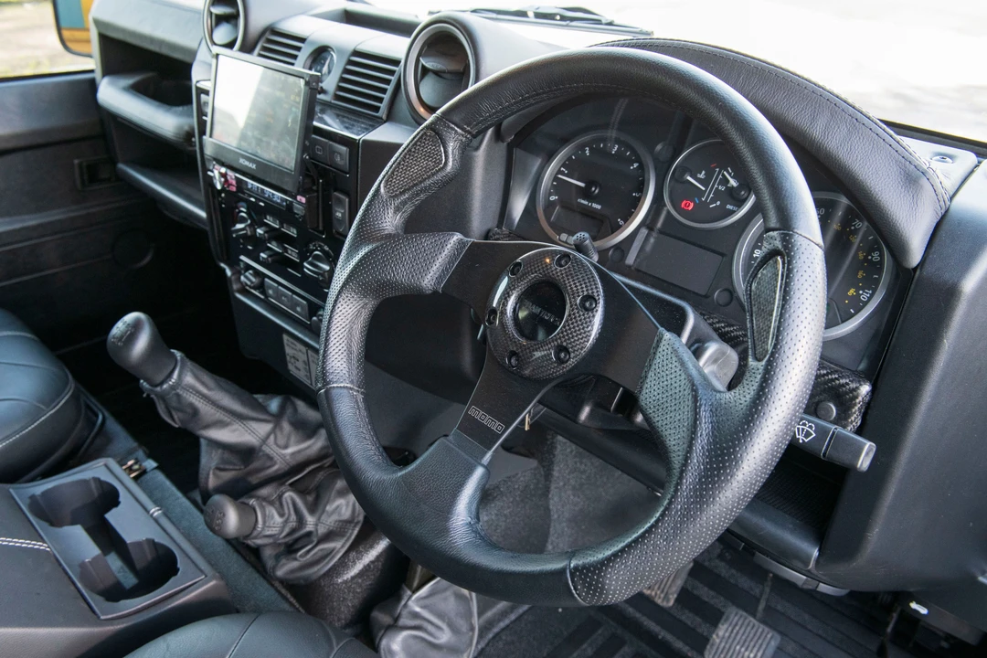 2015 Land Rover Defender 90 - Image 18 of 19