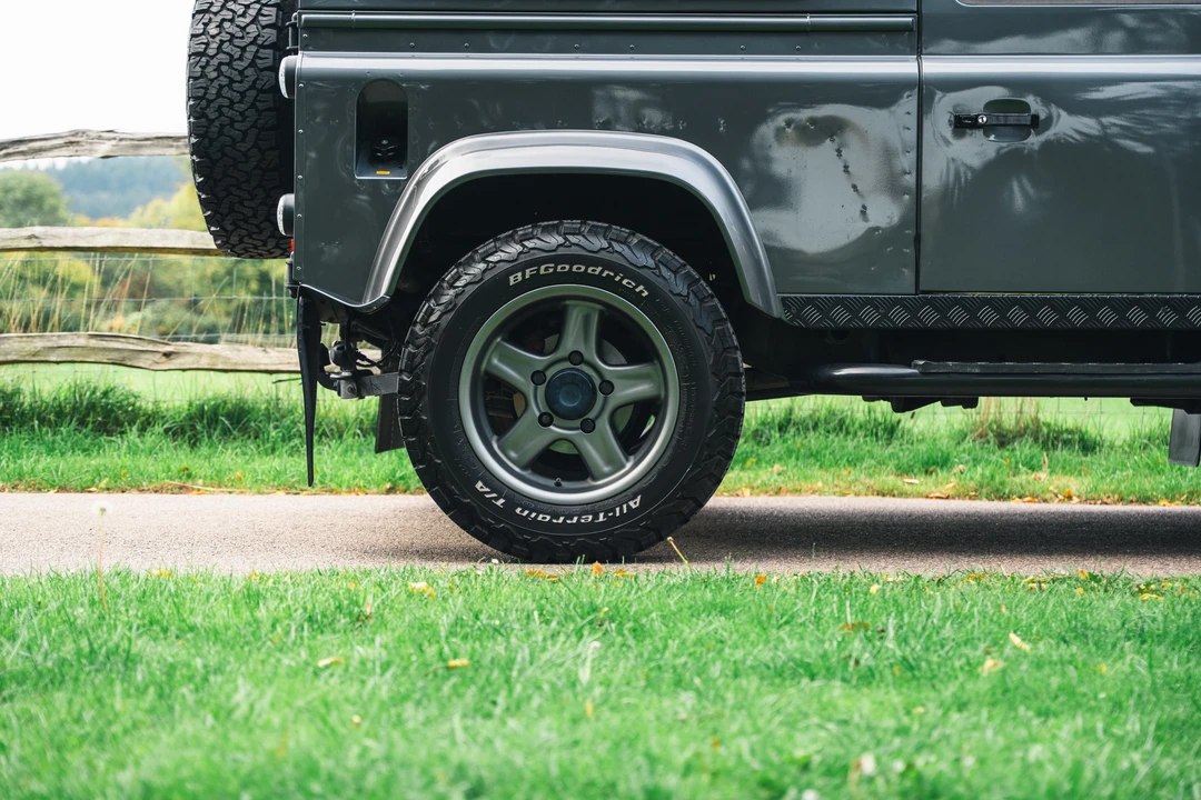 2015 Land Rover Defender 90 - Image 23 of 31