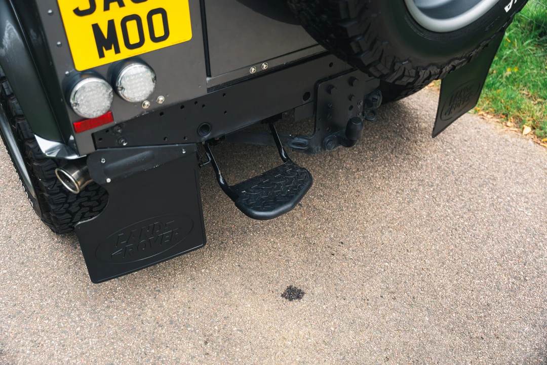 2015 Land Rover Defender 90 - Image 11 of 31