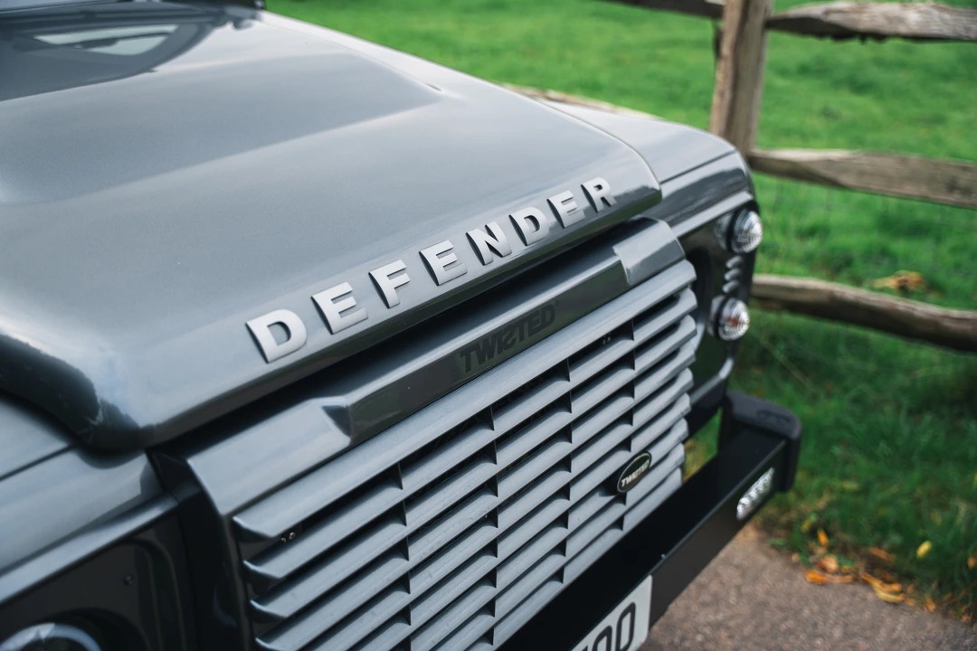 2015 Land Rover Defender 90 - Image 13 of 31
