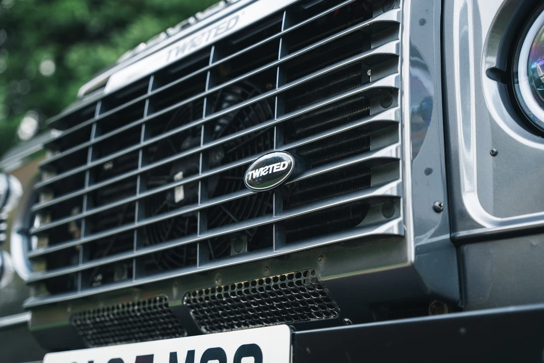 2015 Land Rover Defender 90 - Image 14 of 31