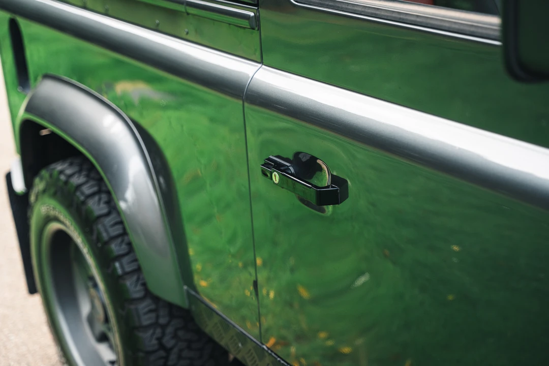 2015 Land Rover Defender 90 - Image 27 of 31