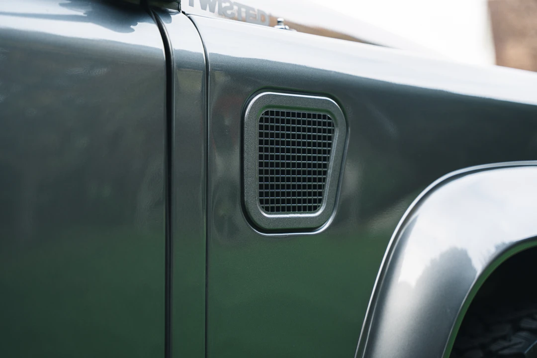 2015 Land Rover Defender 90 - Image 28 of 31