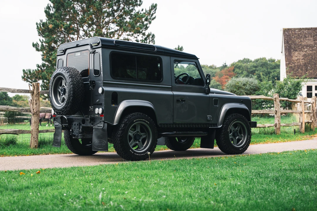 2015 Land Rover Defender 90 - Image 7 of 31