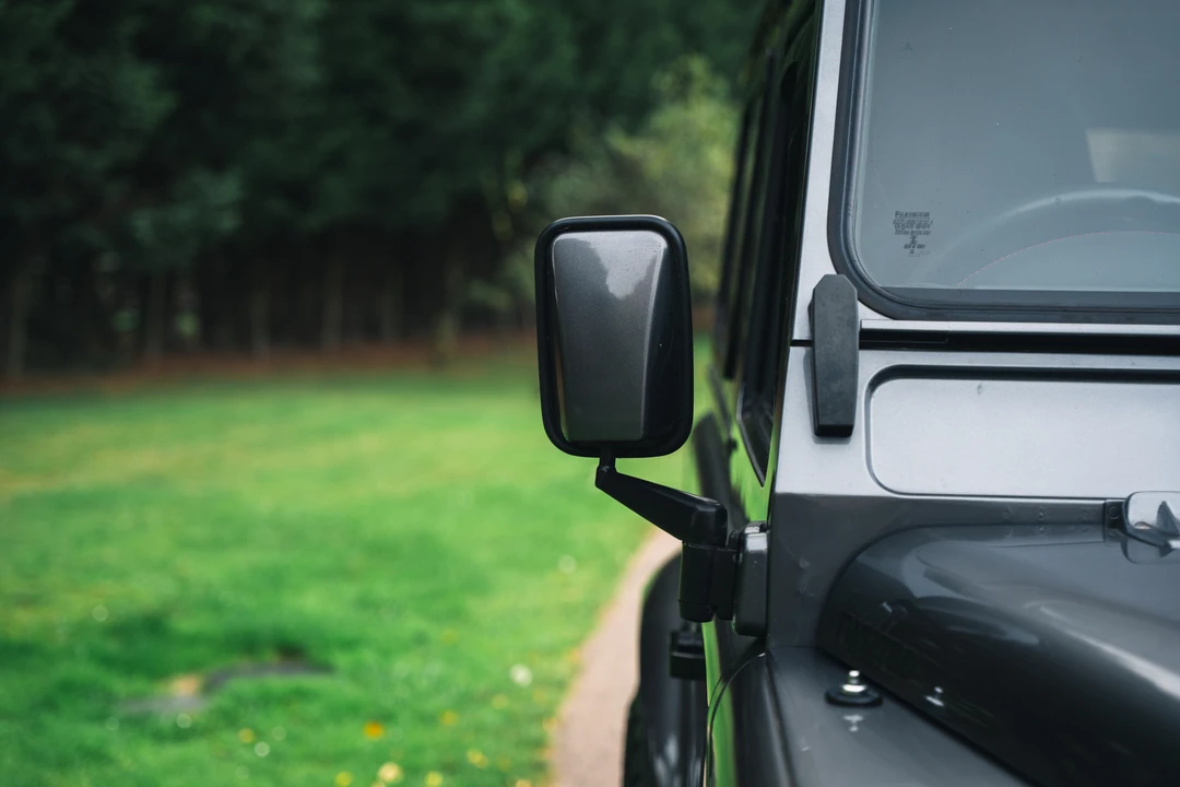 2015 Land Rover Defender 90 - Image 19 of 31