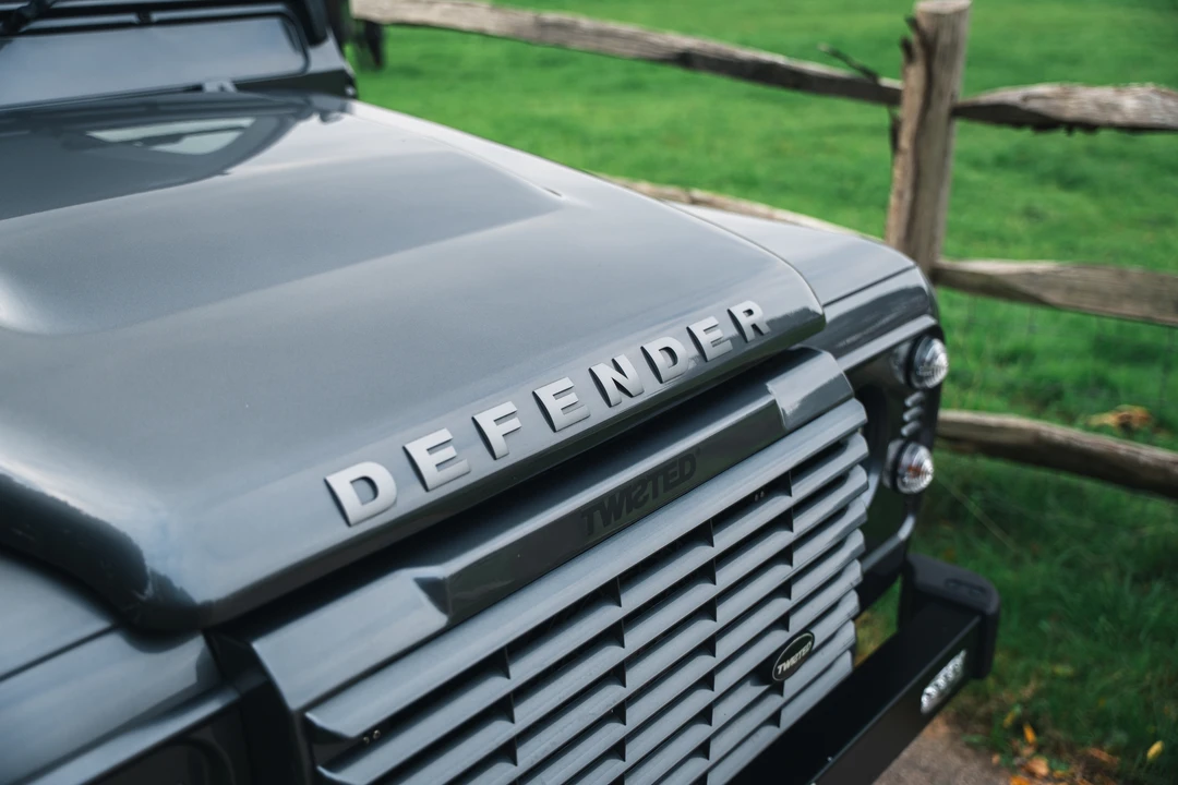 2015 Land Rover Defender 90 - Image 16 of 31