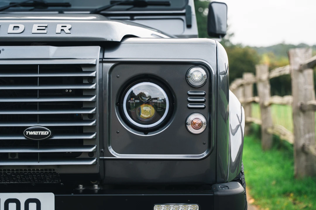 2015 Land Rover Defender 90 - Image 21 of 31