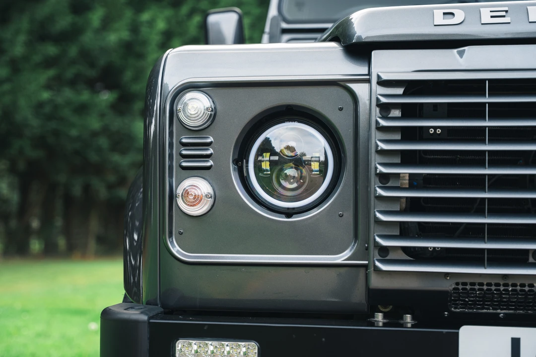 2015 Land Rover Defender 90 - Image 22 of 31